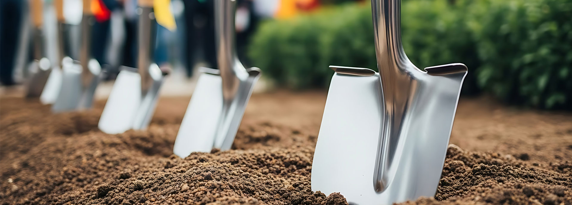 811 day banner with shovels